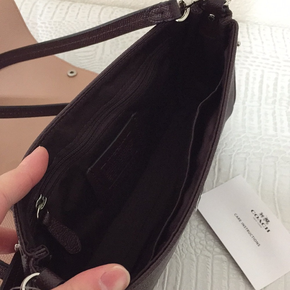 New Coach reversible leather clutch/crossbody bag - Picture 8 of 8